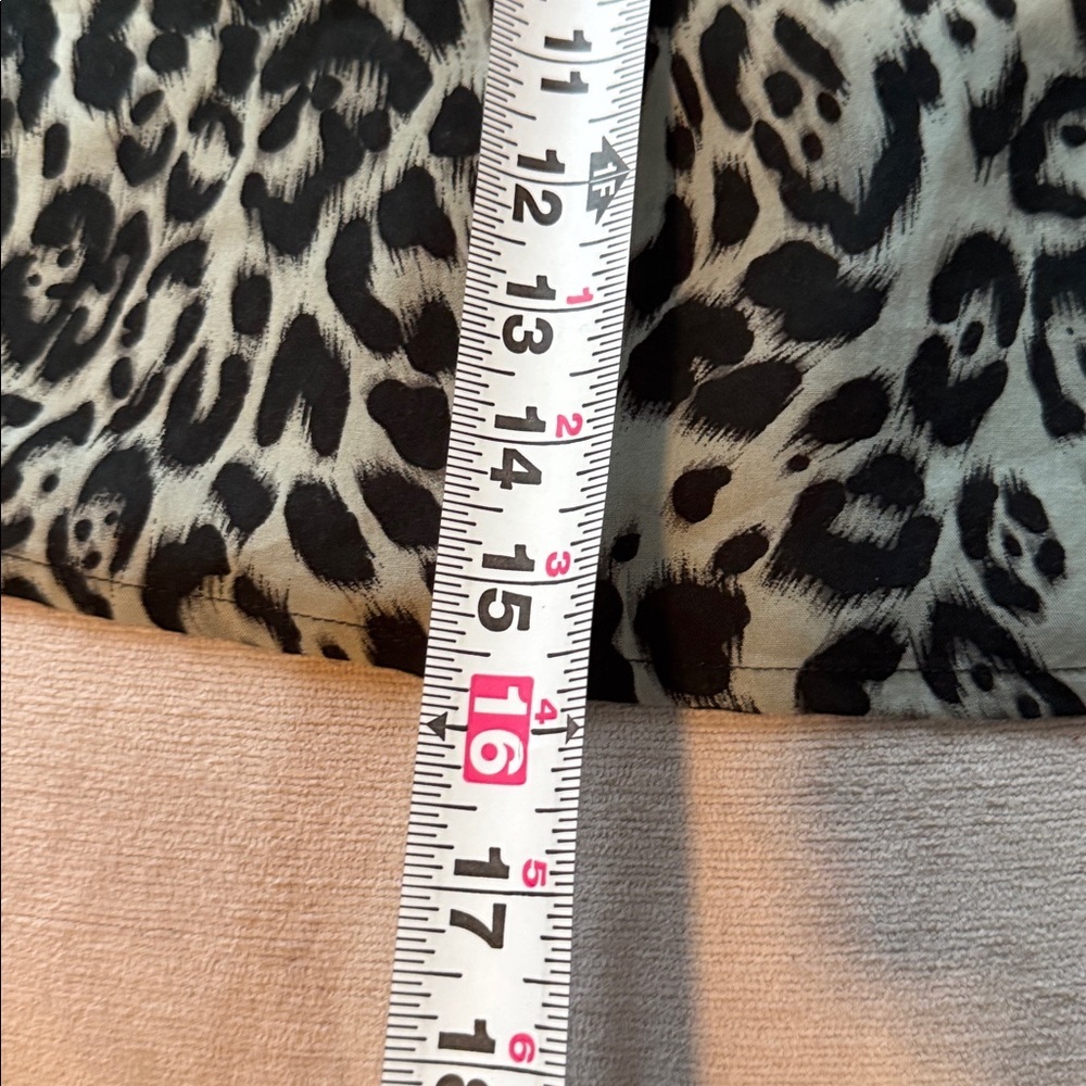 Motel Leopard Print Sheny Mini Skirt XS Off Center Slit Animal Gray Black - Picture 14 of 15